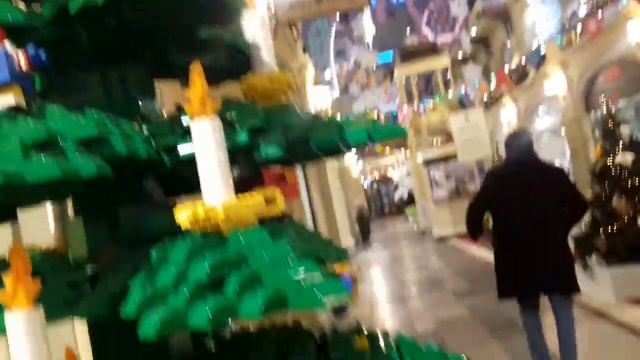Елка LEGO 2019 в ГУМе