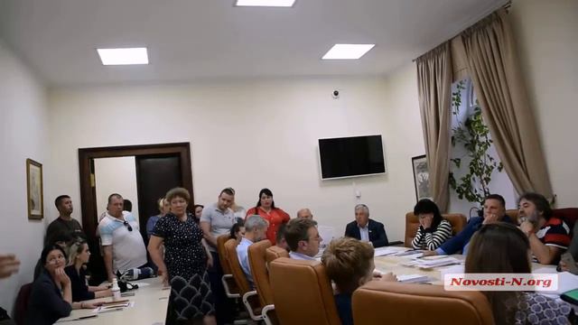Видео Новости-N: Николаевцы кричат членам бюджетной комиссии "ганьба!"