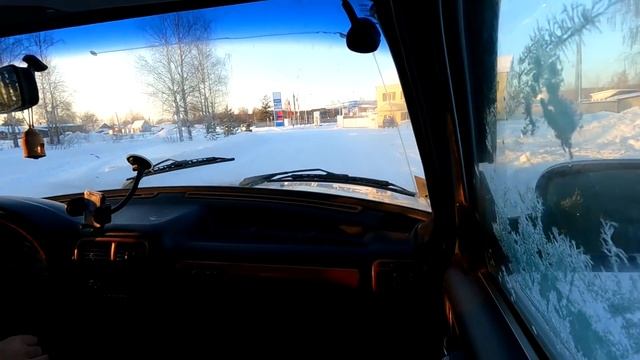 Расчистил двор после снегопада. Доп. помпа на УАЗ. Смолю лыжи.