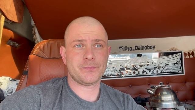 Дорога домоймы на базе.Занимаемся ремонтом.Дальнобой по России на Volvo FH