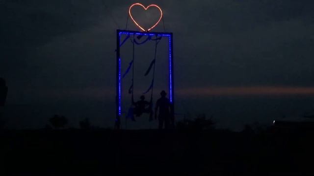 Ночные качели  в Гагре Абхазия