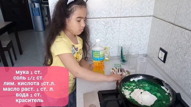 КАК СДЕЛАТЬ ПЛАСТИЛИН Play Doh Плей ДО Лайфхаки для детей HOW to MAKE PLAYDOUGH Play Doh