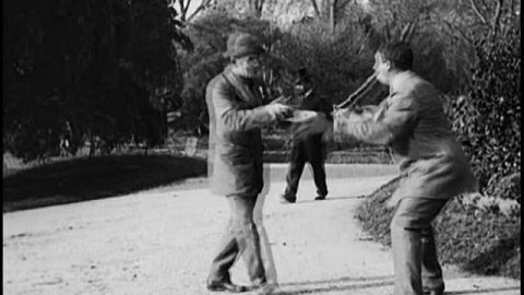 Artheme Swallows his Clarinet (1912) (Артём глотает свой кларнет).