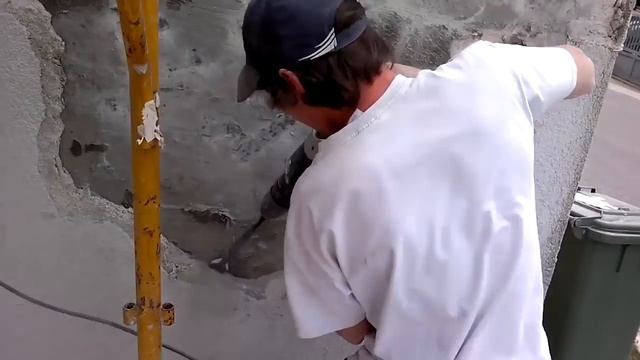 How to use a Demolition Hammer Properly (subtitles)