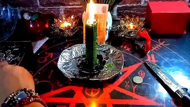Деньги липнут, как на мед❗только карманы шире держи✌️