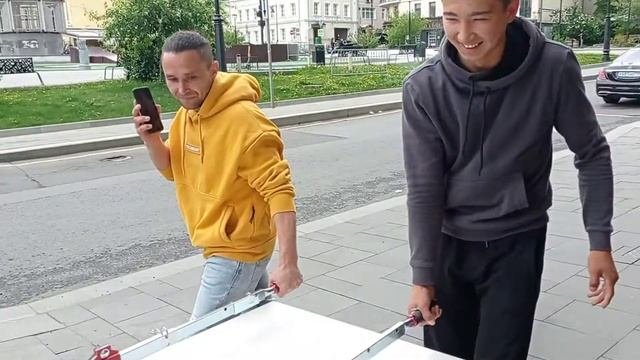 Ремонт . Разгрузка крупноформатной плитки .