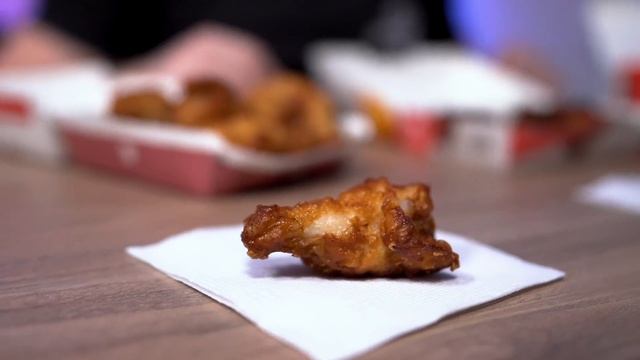 Где Самые Вкусные Куриные Крылышки? Макдоналдс, Бургер Кинг или KFC? #БЫСТРОПИТ