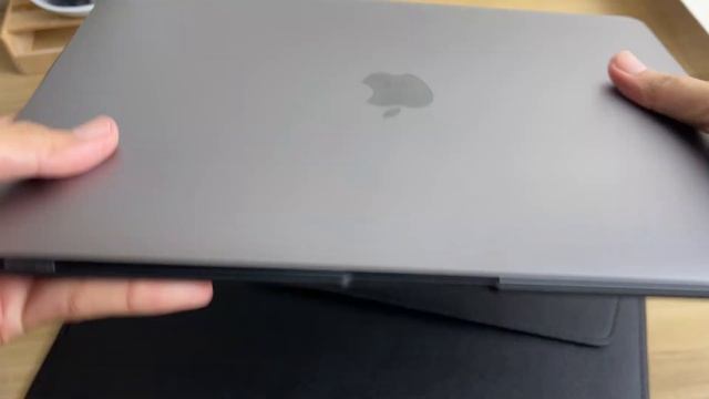เคส MacBook Air 2020-2021 ตัว M1 ราคา 400 คุ้ม แนะนำ