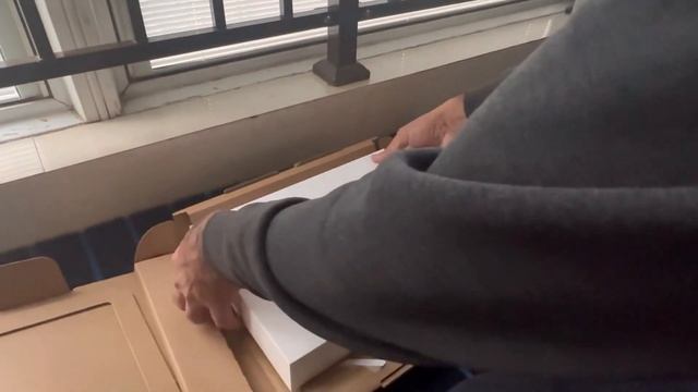 Apple MacBook Air M2 unboxing