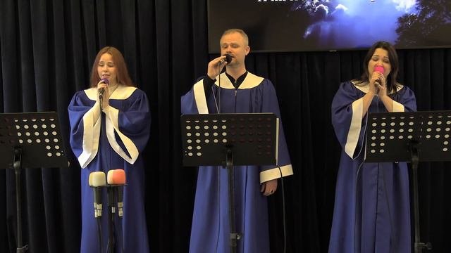 Возвожу мои очи к горам.