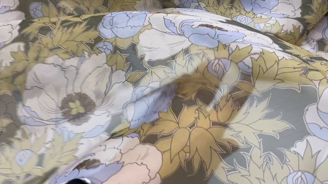 Шифон цвета хаки с принтом бежево-серые цветы 24105