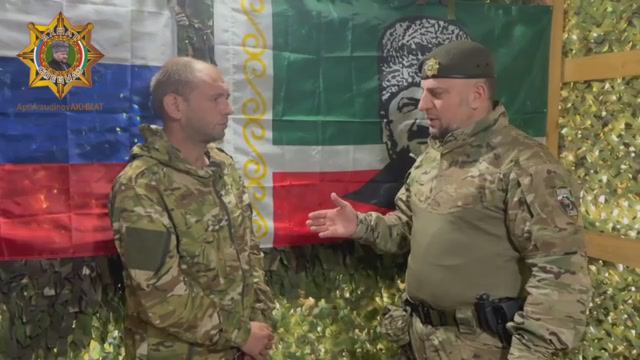 генерал-майор Алаудинов сообщил, что вручил паспорт РФ украинскому пленному Александру Ананьеву