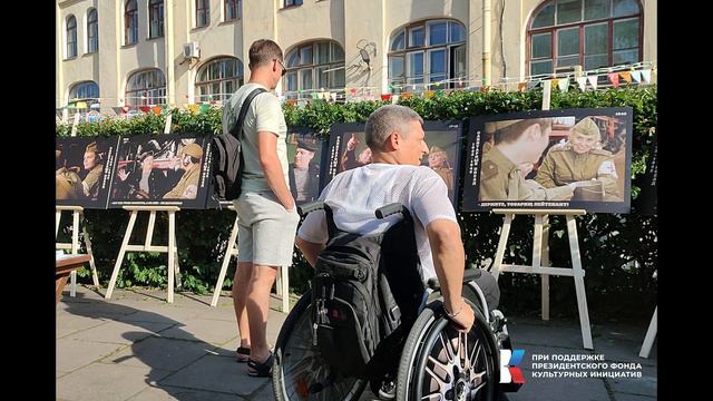 Фотопроект "Санитарный поезд". Универмаг Большой Гостиный Двор