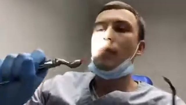 Сам вырвал зуб. Жесть. Реальный мужик