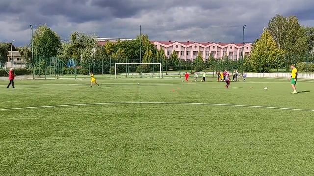 Футбол / Юношеская Тренировка / Двойной пас с ударом по воротам