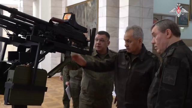 Министр обороны России Сергей Шойгу провел совещание в штабе Объединенной группировки войск.