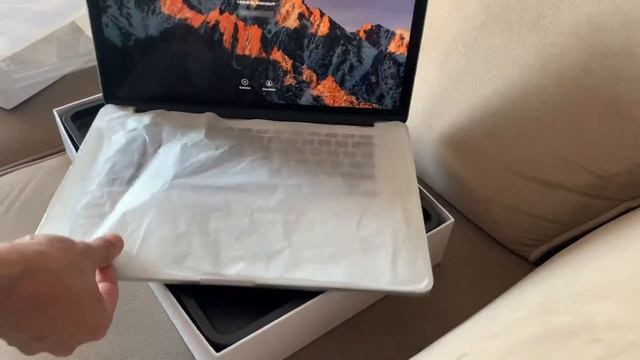 MacBook Pro 15.4 i7 16gb RAM SSD 512