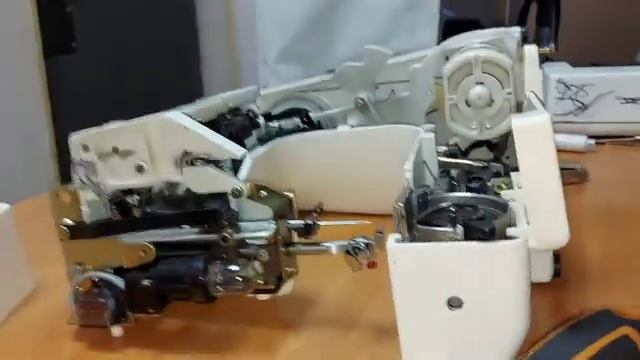 Ремонт швейной машины Pfaff упирается игла