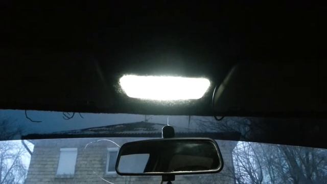 Плавное выключение света в салоне авто