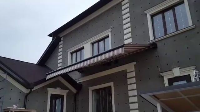 Маркиза выдвижная автоматическая.  С телескопическими руками.