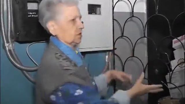 24 часа 19 02 2016 Скопление мусора в подъезде