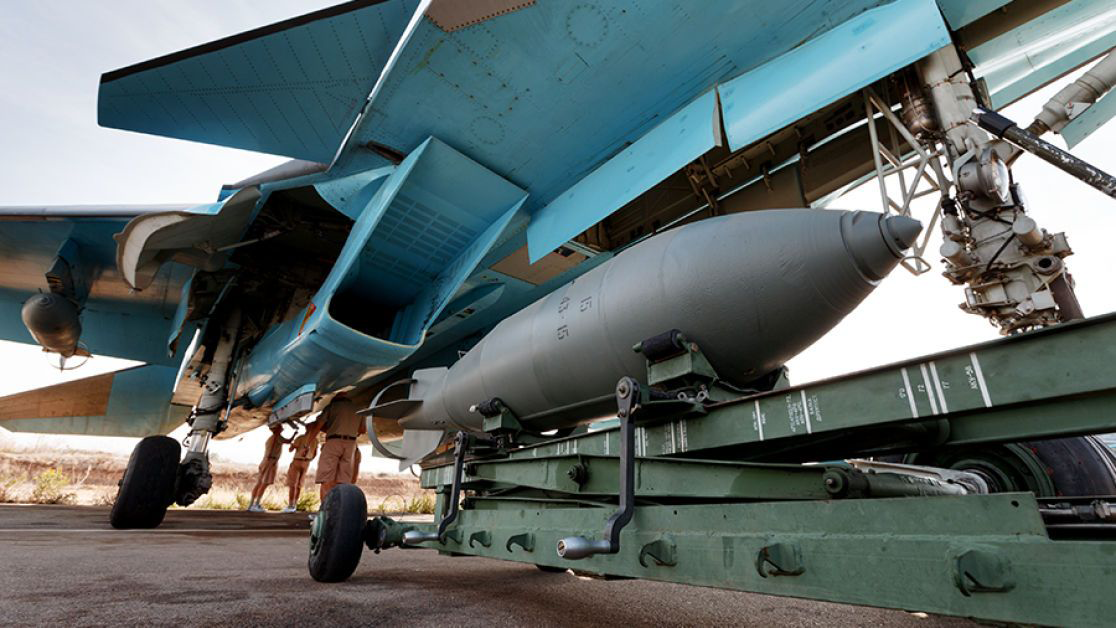 Российский истребитель Су-34 сбросил бомбы ОДАБ-500 на позиции противника