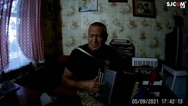 Я плачу за тобой и днем и ночью!