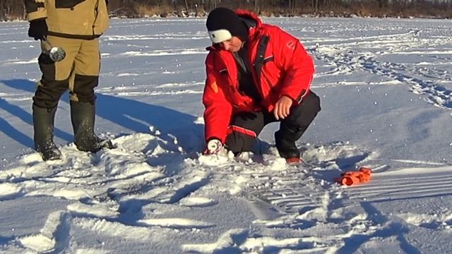 РЫБАЛКА НА ЖЁРЛИЦЫ!ФЛАЖКИ ГОРЯТ ОДИН ЗА ОДНИМ!ОКУНЬ С ПЕРВОГО ЗАБРОСА!КРАТКИЙ ОБЗОР ПАЛАТКИ ЛОТОС 3