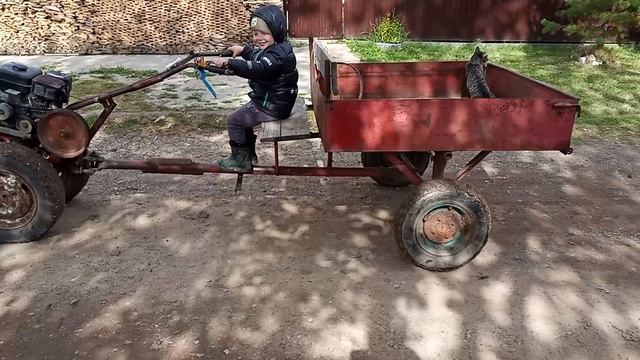 костя на мотоблоке