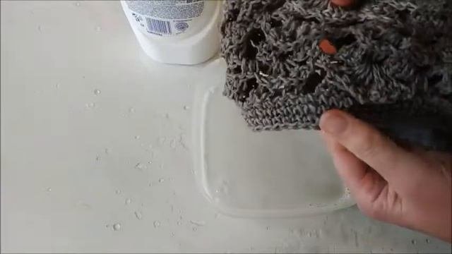 How to wash a hat from raffia?