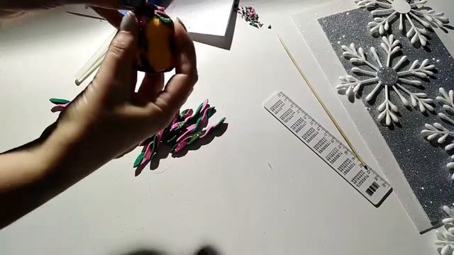 Игрушка на елку из фоамирана и киндер сюрприза. Foamiran toy for Christmas tree. Сhristmas crafts.