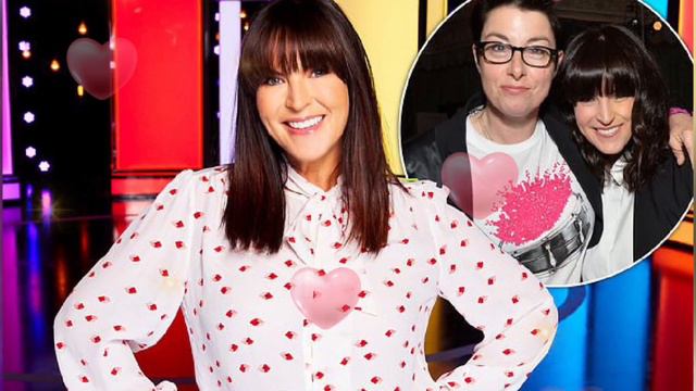 Today! breaking news ABOUT Naked Attraction host Anna Richardson forced to compose herself