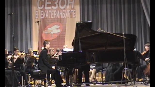 D. Shostakovich: "Concierto para piano y orquesta No.1" (2011) |  Simon Vlasov, piano
