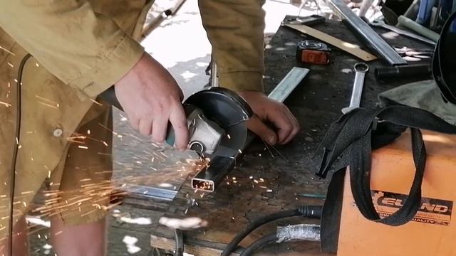 Самоделка из отходов профильной трубы.