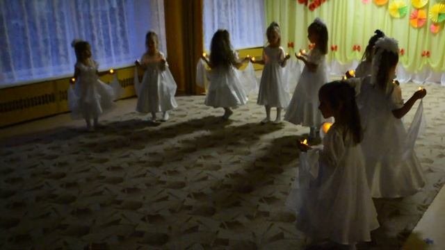 Очень трогательный танец. Группа Лучики.