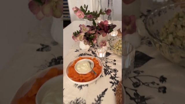 Ужин! Салат картофельный с осьминогом. Цветки цуккини с сырной начинкой. Картофельные вафли