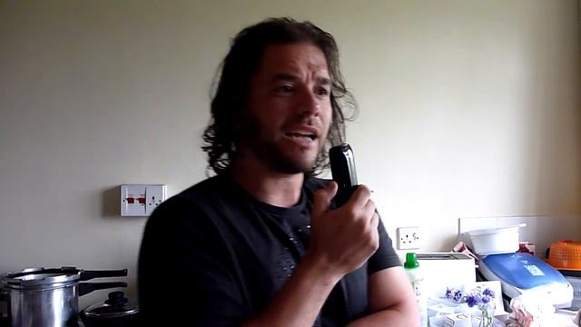 FUNNY! scammer calls me, scam baiting 5 Indian call centre ammyy logmein123.com