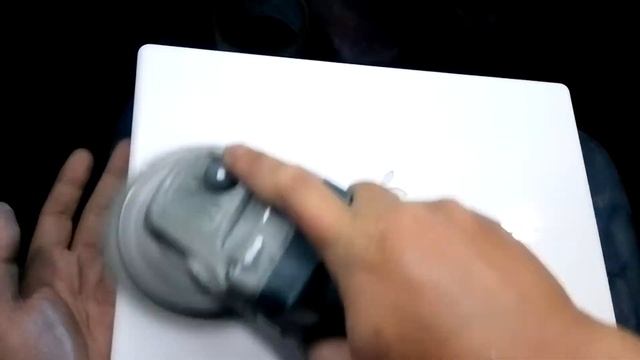 Old Macbook Restoration - how to remove scratches from Macbook White