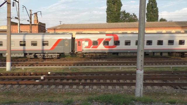 ЭП1М-409/525 с поездом №573 Анапа - Кострома