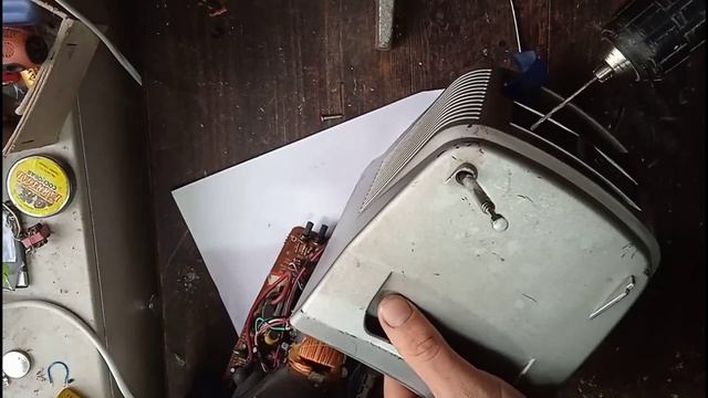 Маленький ремонт Автомобільного телевізору Jinlipu Чорно-білого своїми руками