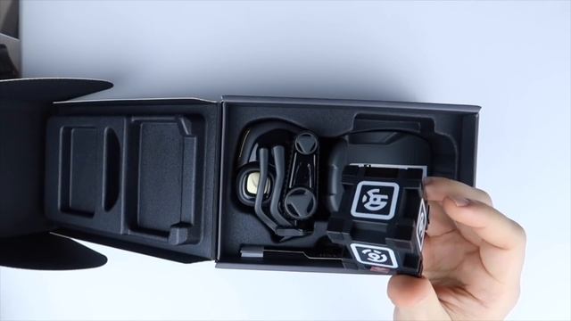 Unboxing Home Robot Vector by Anki