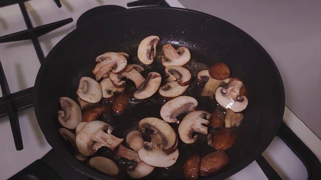 SUPER EASY Creamy Mushroom Udon