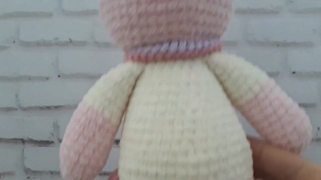 Мастер-класс по вязанию поросёнка (по ссылке)