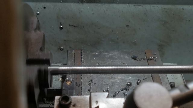 Делаю винт поперечной подачи М10х1L