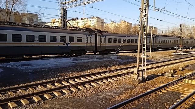 Электропоезд ЭД4М-0502 проходит по станции Реутов. 24.03.2022