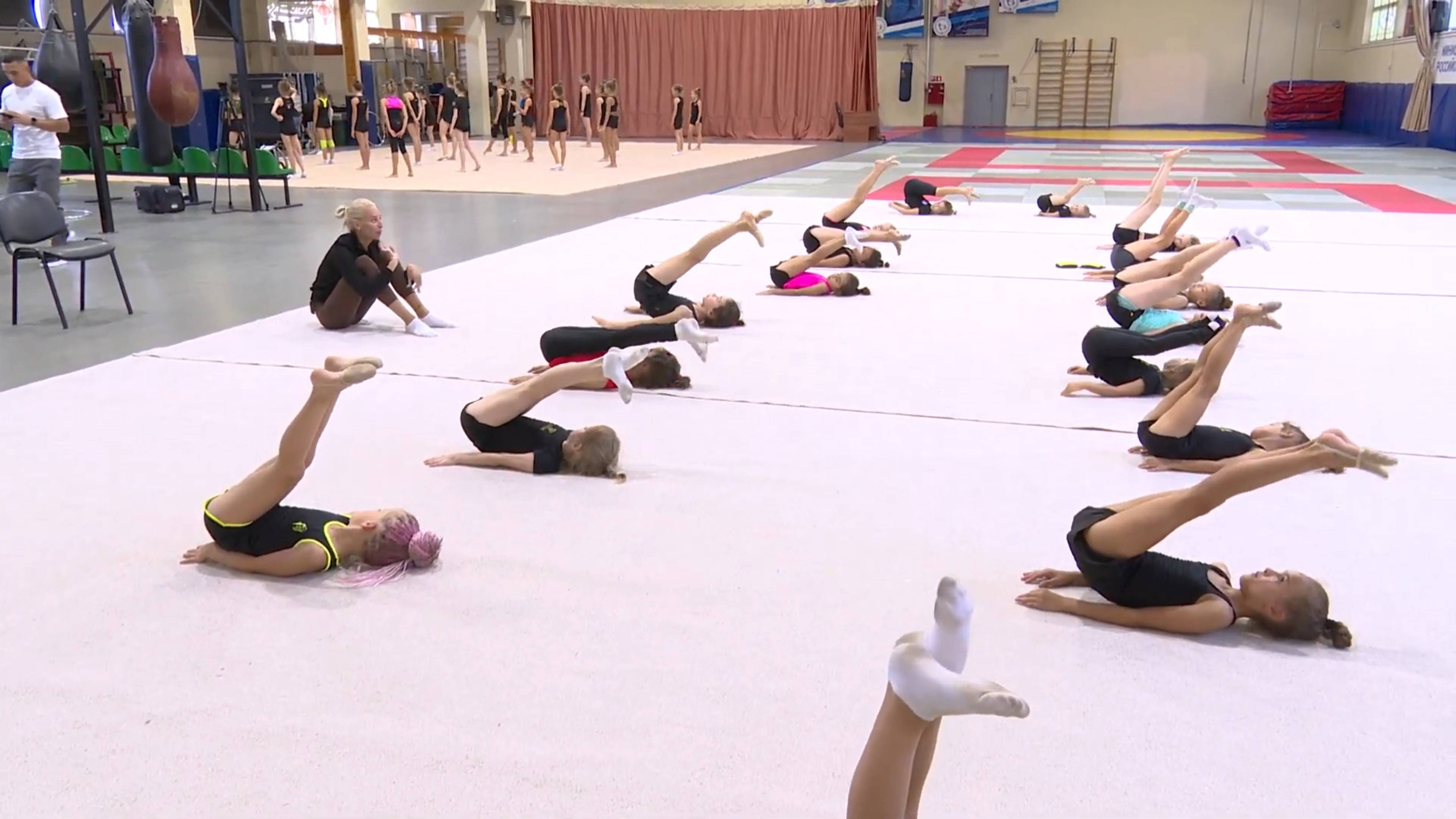 50 спортсменок приняли участие в мастер-классе от гимнастки Яны Кудрявцевой в Реутове 25.07.2024