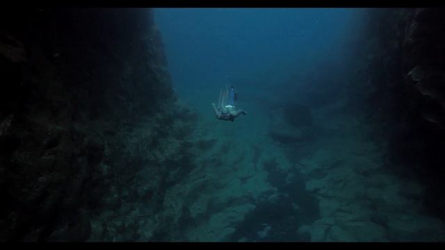 Freediving TV - Anna Von Boetticher Is Enjoying The Amazing Underwater Scapes Of Pico Island