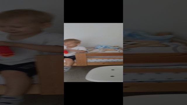 на меня напал мой брат