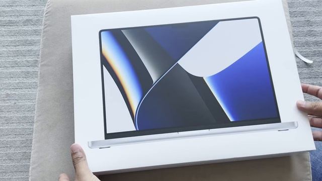 M1 Max MacBook Pro | AirPods | Unboxing | Impressions | Dubai | S&V