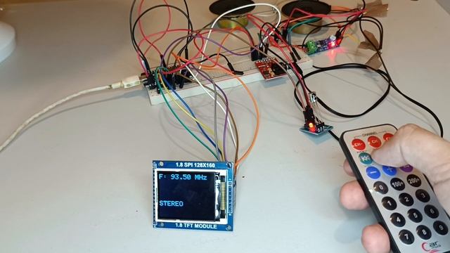 Build an ESP8266 FM Radio with Infrared Remote Control and TFT Display